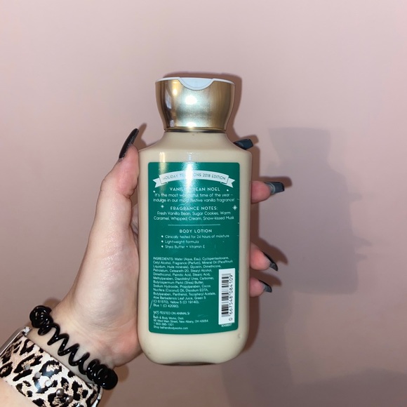SOLD🌟 B&BW vanilla bean noel lotion - Picture 2 of 2